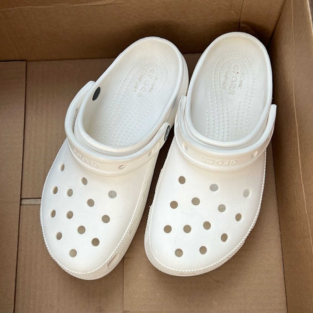 White platform crocs LIKE NEW size womens 8